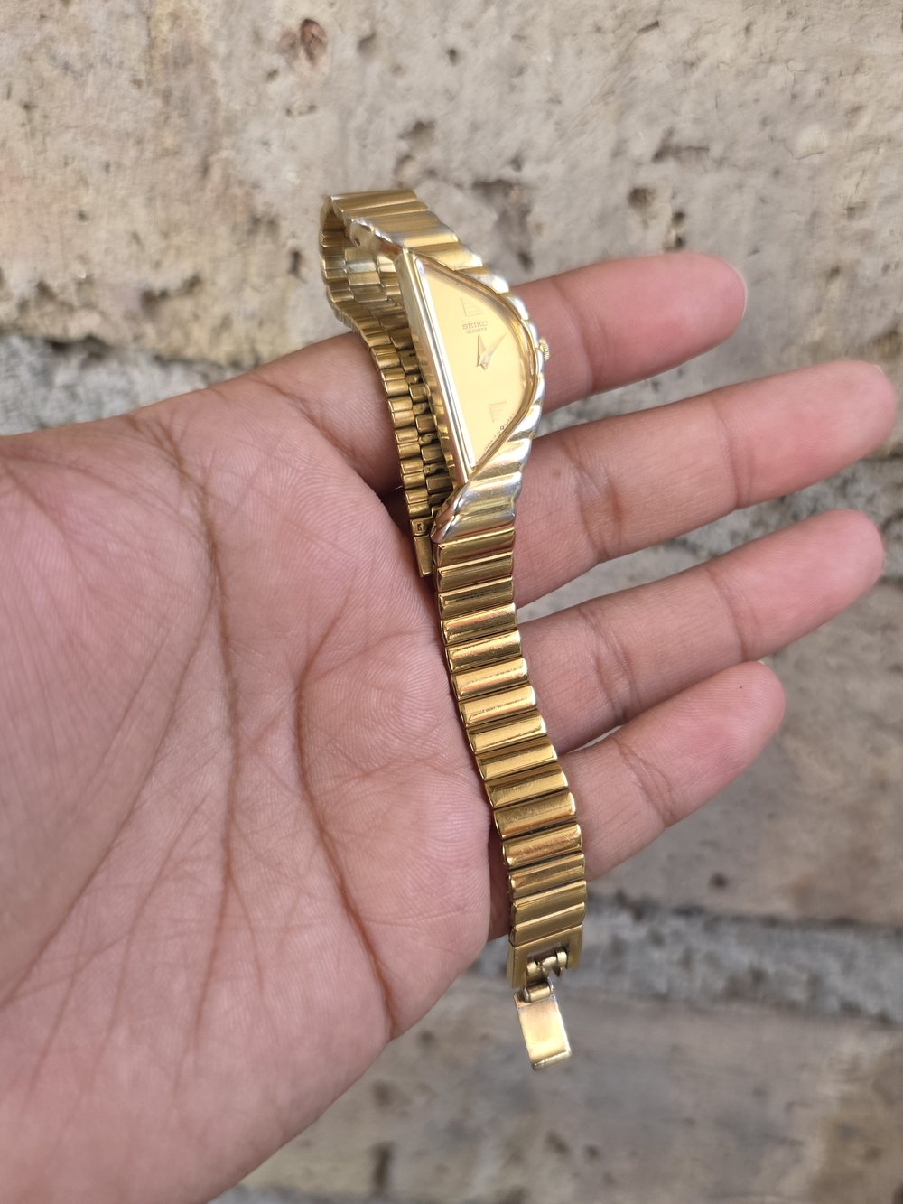 Vintage Seiko Rivoli Gold Half Moon Asymmetrical Dress Watch 1F20-5D59 - Picture 4 of 14